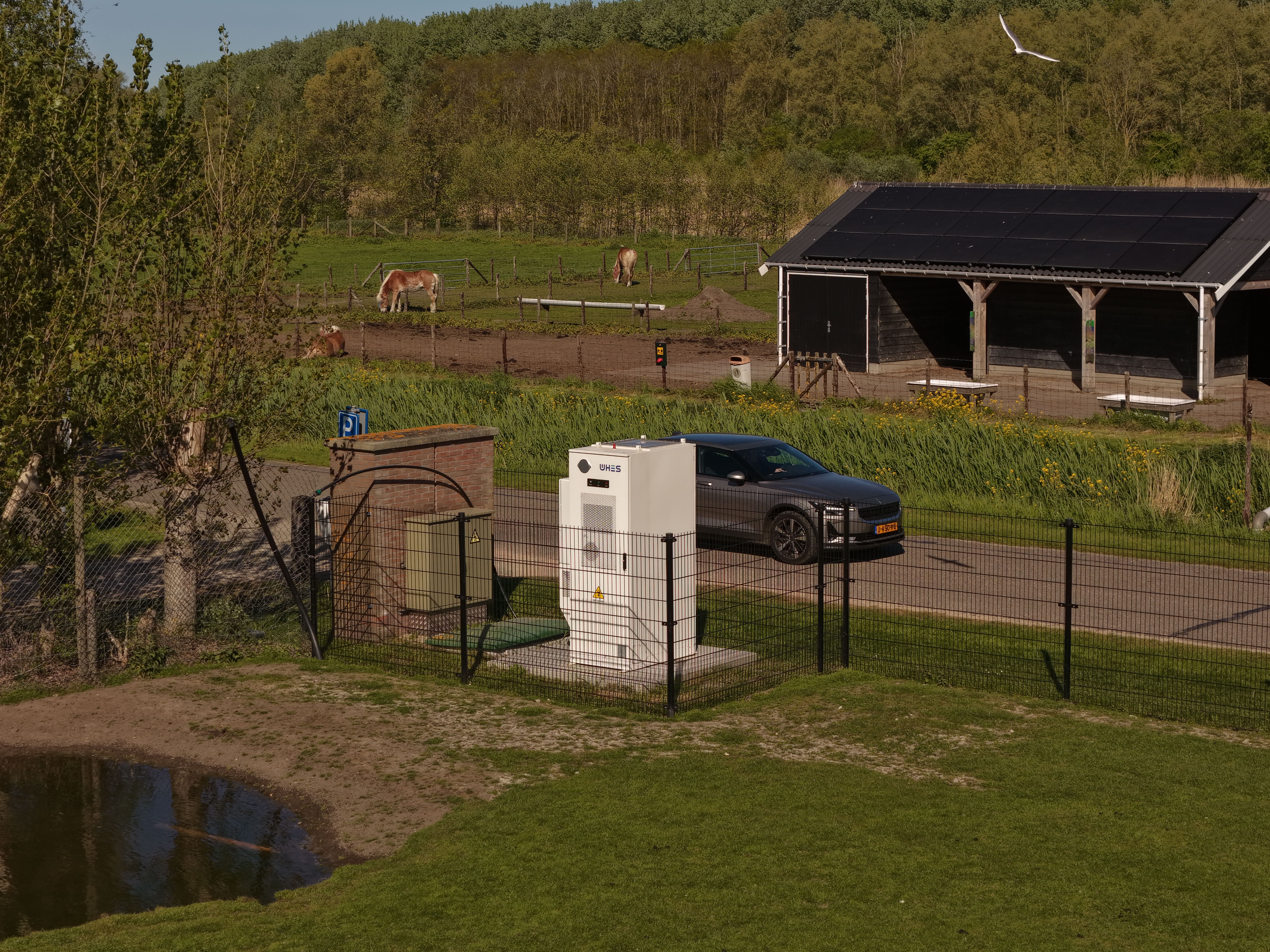 Energieopslaginstallatie bij zakelijke zonnepanelen